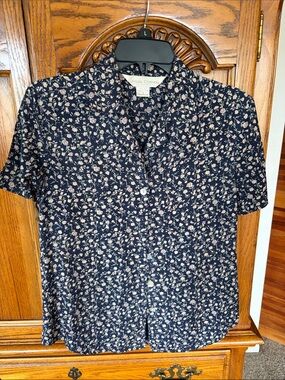 Casual Corner Navy Floral Short Sleeve Button-Down Shirt